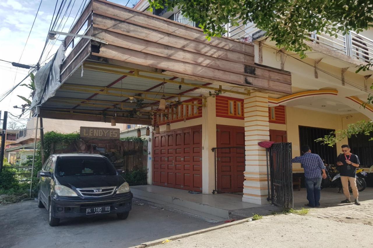 Oyo 91647 Sanina Residence Pematangsiantar Exterior foto